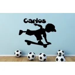 Niño en patín con nombre